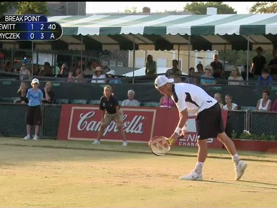 Hewitt batte Smyczek - Newport, 2° turno