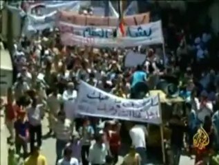 خروج مئات آلاف السوريين في "جمعة إرحل"
