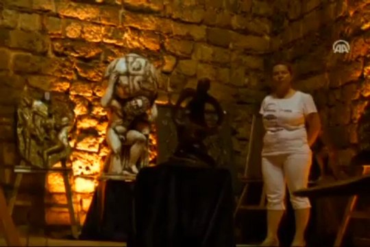 Çöplükte 2 bin yıllık burç çıktı