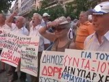 Grecia: pensionati in piazza contro i tagli