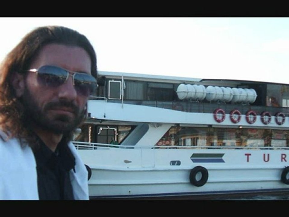 Şiir - Benim Dudaklarımda Uyan