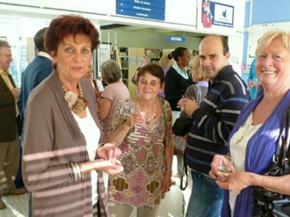 4 ème partie du film (4) - SEANCE DE DEDICACES DE "VOUS AVEZ DIT BIZARRE.." recueil de nouvelles sur l'étrange - séance de dédicaces