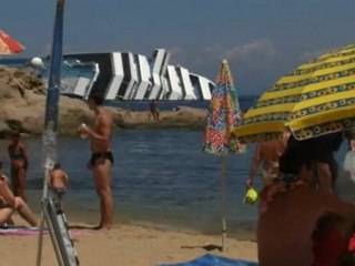 Huge rock being removed from Costa Concordia
