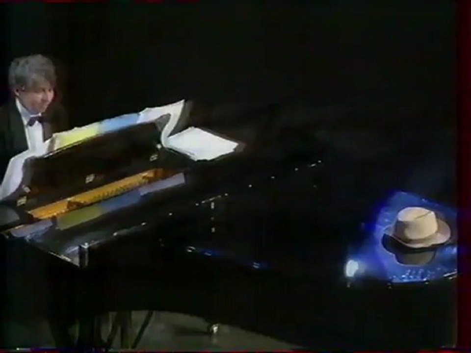 Charles Trenet-Que reste t-il de nos amours (live)