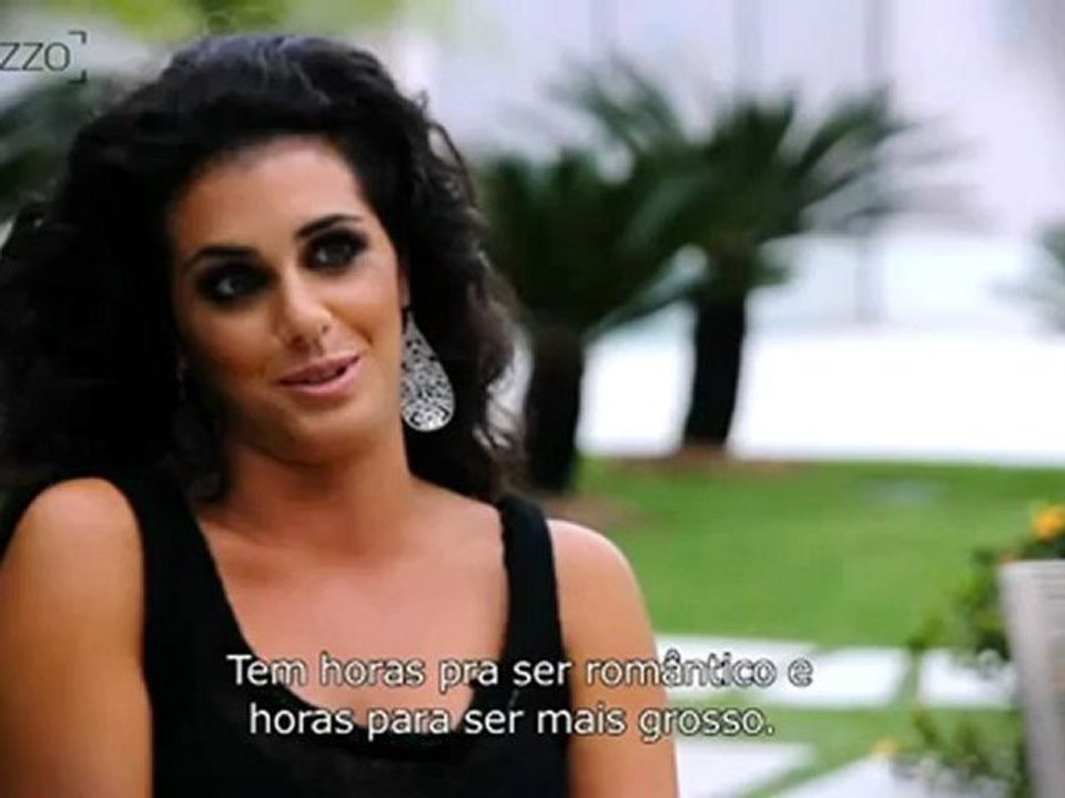 Paparazzo entrevista com a ex BBB Noemí