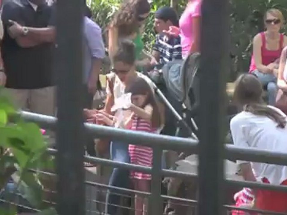 Katie Holmes and Suri Visit Central Park