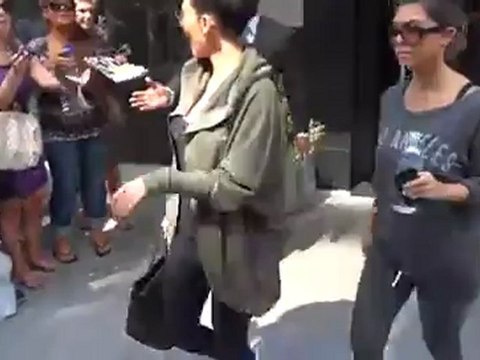 Kim Kardashian Shows Off Bikini Body