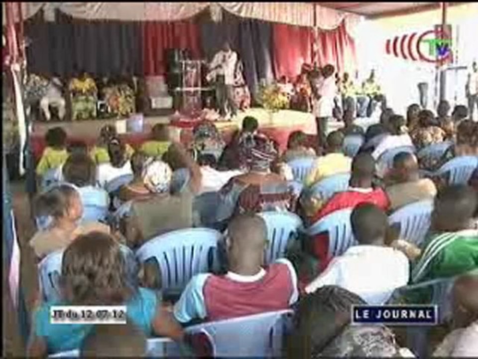 La candidate du PCT Claudia Ikia Sassou N’Guesso poursuit sa campagne électorale à Talangaï