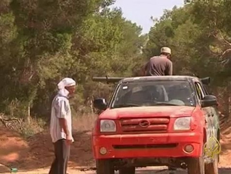 اشتباكات عنيفة بين الثوار وكتائب القذافي في بنغازي