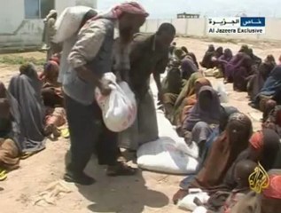 عائلات تفر من مخيم بد بادو بمقديشو لعدم توفر الأمن