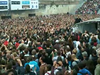 Francofolies 2012  - Jour 2 | Bain de foule du chanteur de Dionysos