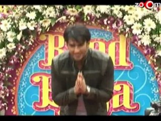 Ranveer Singh gets mobbed in Gujrat