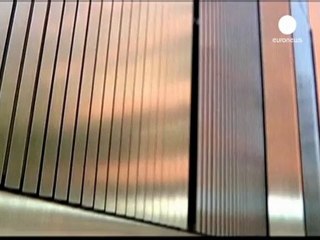 Italia paga menos intereses, a pesar de la degradación...