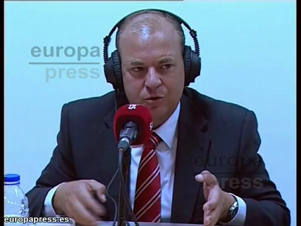 Monago pide regulación estatal sueldos alcaldes