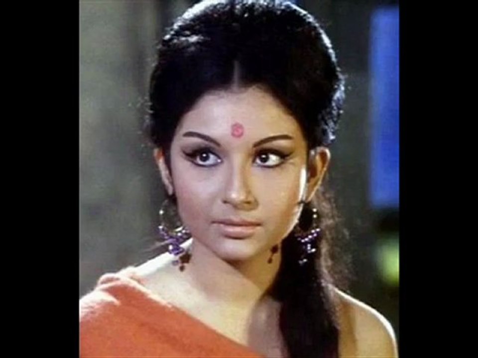 female celeberties who reverted to Islam