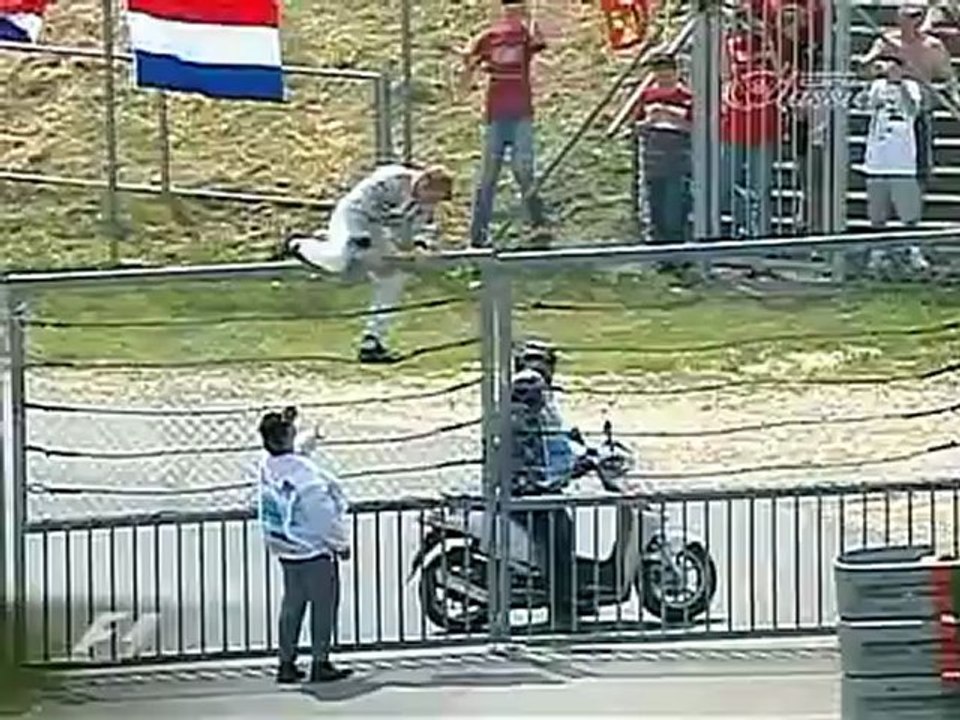 Nürburgring 2003 Kimi Räikkönen jumping over fence