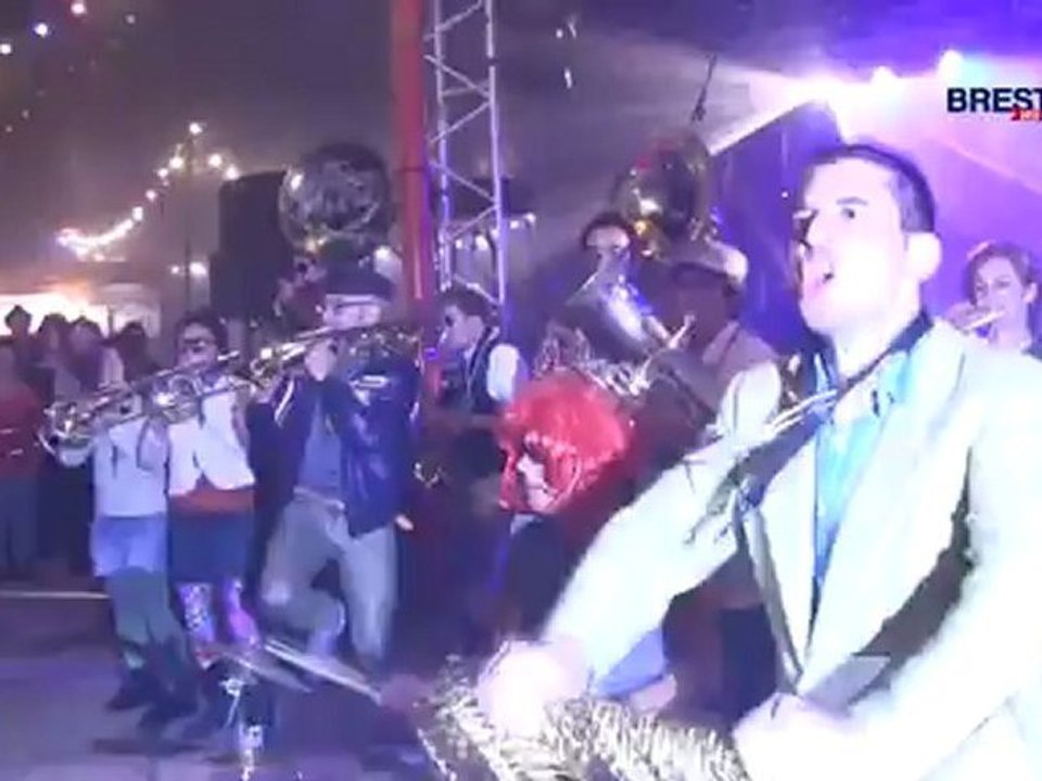 Les Tonnerres de Brest 2012 : Les crapauds de Lyon interprètent du Red hot Chili Pepper