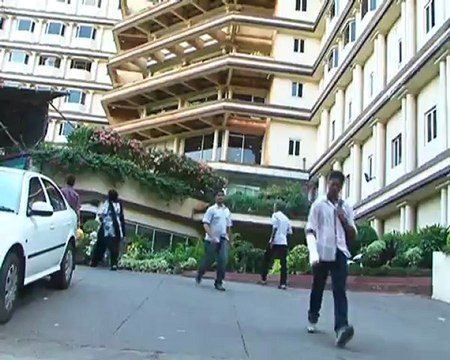 Rajesh Khanna In Hospital Lilavati