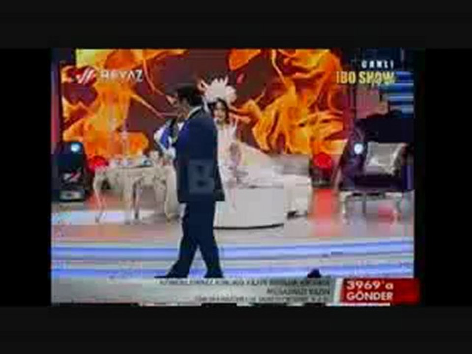 İbrahim  TATLISES    "PERSEMBE  GÜNÜNDE UZUN HAVA  VAY VAY   ZARA "