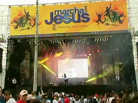Marcha para Jesus/12 em SP atrai milhares de fiéis