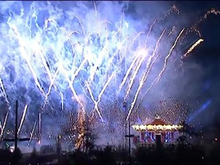 Nantes : feu d'artifice Carrousel des monde marins (14 juillet 2012)