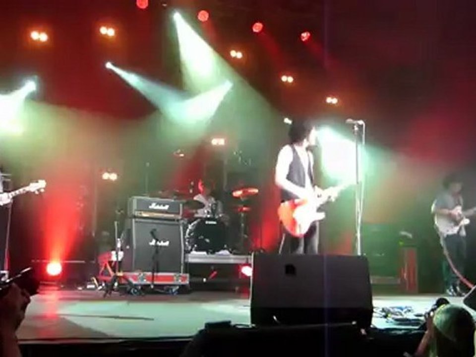 Hemenway - 'By my Side' live at Japan Expo 2012 (Naruto Shippuuden end.)