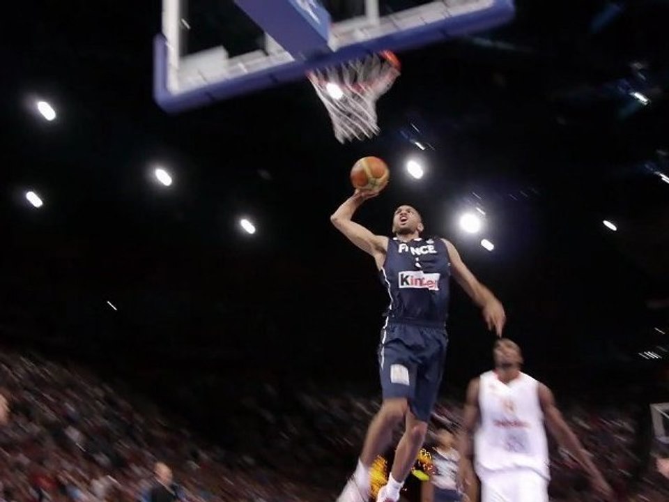 Dunk Nicolas Batum, France-Espagne, Paris- 15 juillet