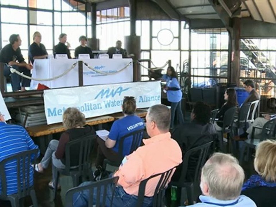 Safety and Real Time Water Quality Data and Notification Panel