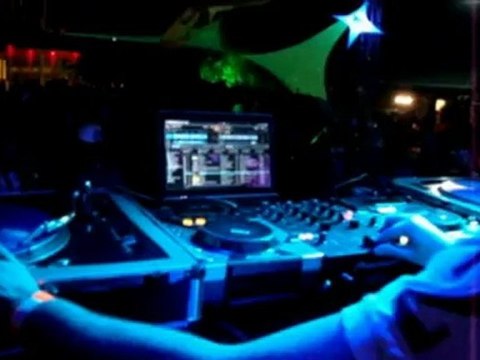 DJ OniKs @ Playmobeat (Marginal Tietê / SP) 08/10/2011