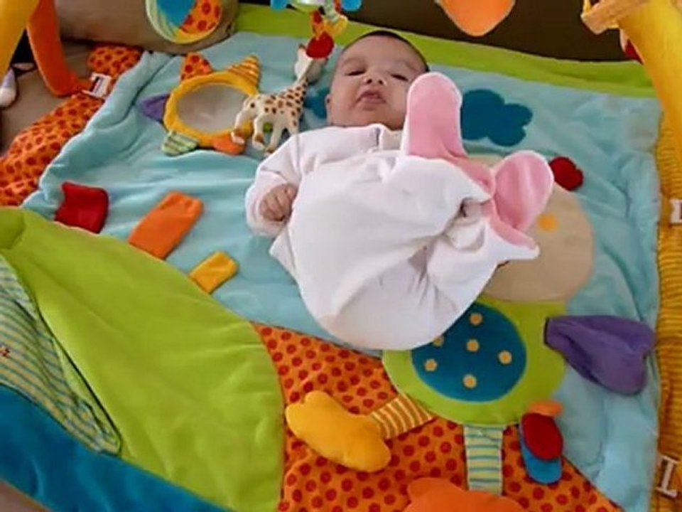 Margaux à 3 mois et demi (le 14 juillet 2012)