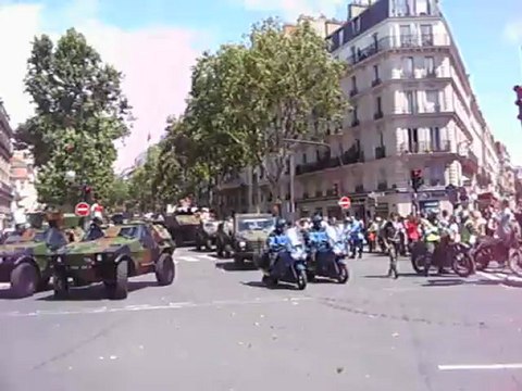 Mon 14 juillet 2012 : L'évacuation des chars et autres engins roulants de guerre