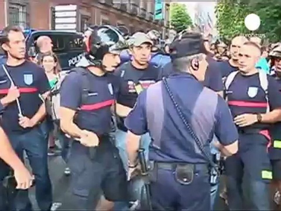 Sleeping rough in Spains streets in protest at cuts