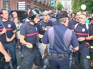 Spagna: protestano anche i poliziotti