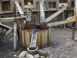 La poule au oeufs d'or - Le monde imaginaire de la Fontaine - Le Grand Parc du Puy du Fou