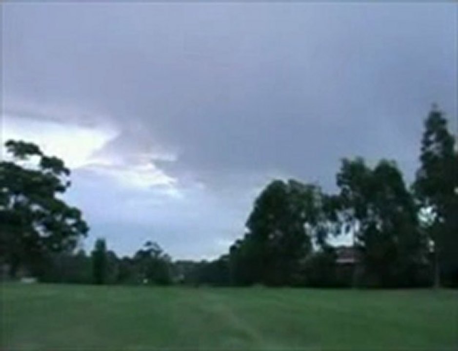 В самолет ударила молния