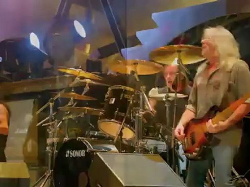AC-DC - Live At River Plate(HD) - Start Concert - YouTub-1