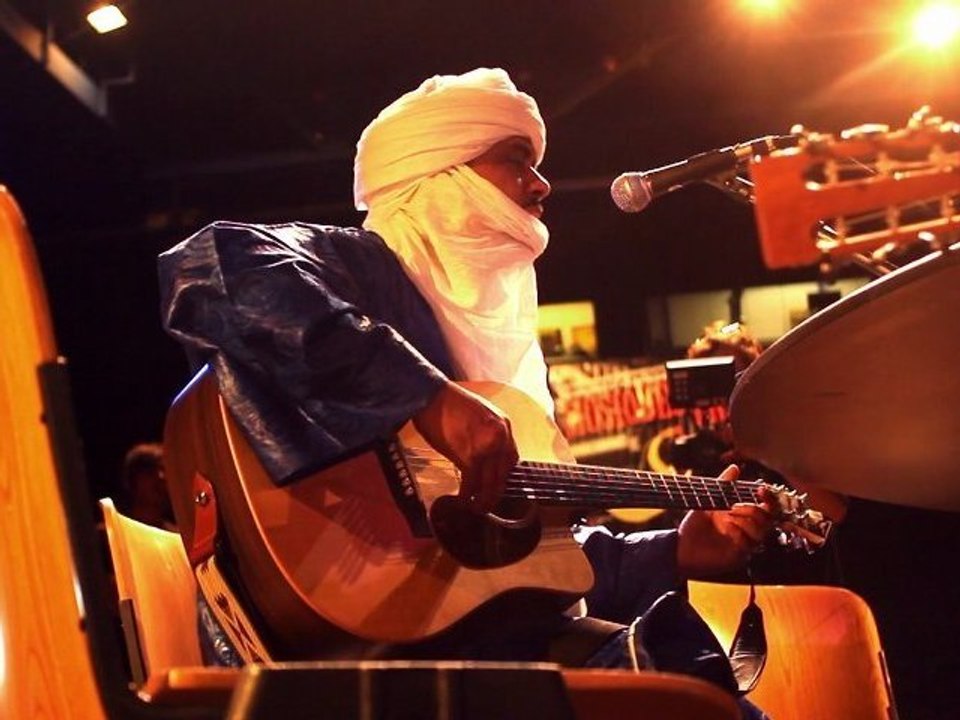 Tinariwen Live at Radio Lucien