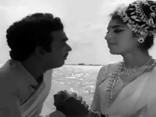 Sindhu Nadhiyin Isai (Kai Kodutha Deivam) - Bharathiyar Song