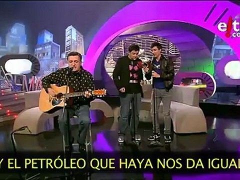 El Gran Wyoming canta en directo en Vaya Semanita