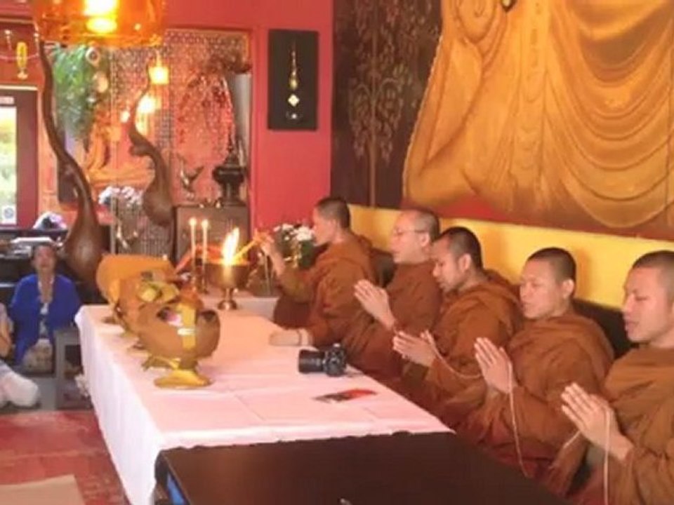 Messe traditionnelle thaïlandaise à La Compagnie Franco Thaïe