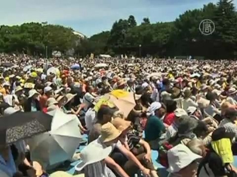 Токио заполонили протестующие против АЭС