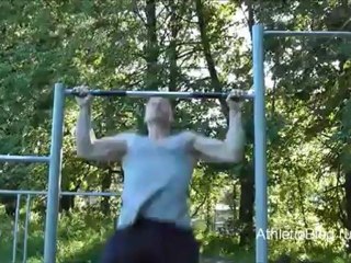 Подтягивания на перекладине широким хватом. Обучающее видео.
