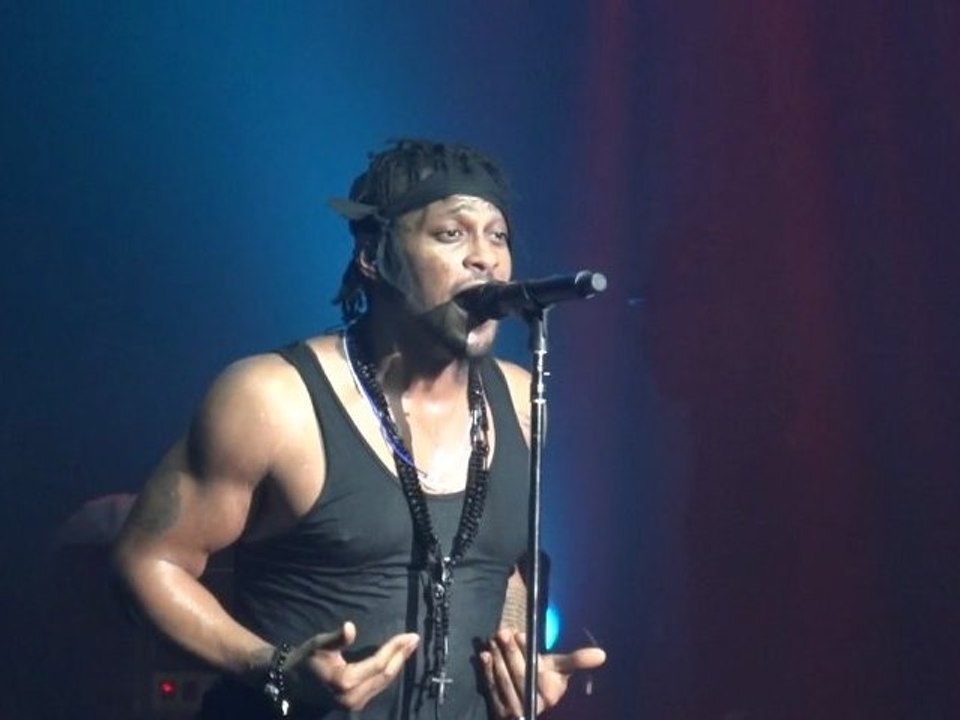 D'Angelo - Sh*t, Damn, Motherf*cker (Live @ Le Bataclan, Paris, 2012-07-15)