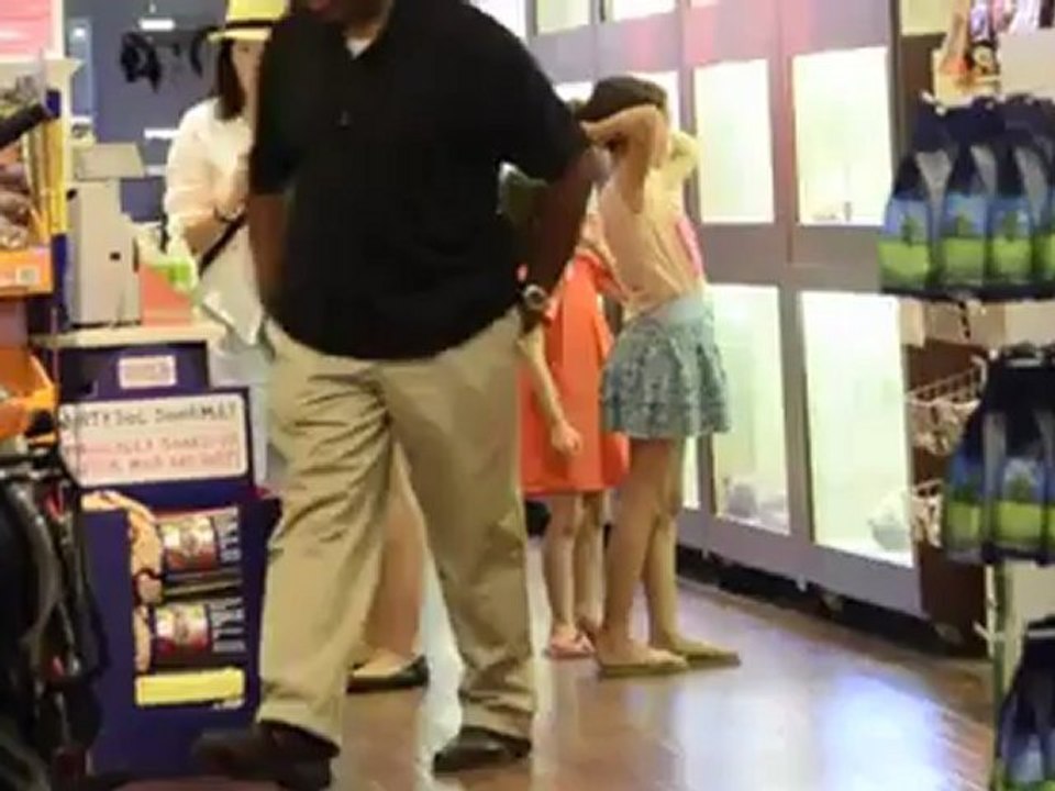 Katie Holmes Denies Suri Cruise a Puppy