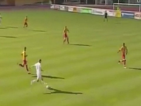 La superbe reprise de volée de Rafik Djebbour