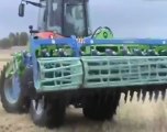 Charrue rapide d'Agromet et tracteur