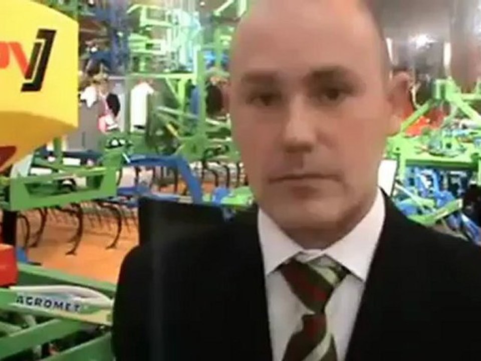 Charrue rapide Agromet  présentée lors du salon FIMA 2012