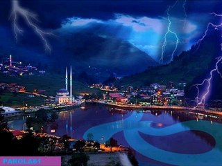 Eski delikanlılık bitti uşaklar bitti.Biz ettik sevdalığı kızlar zengine gitti.