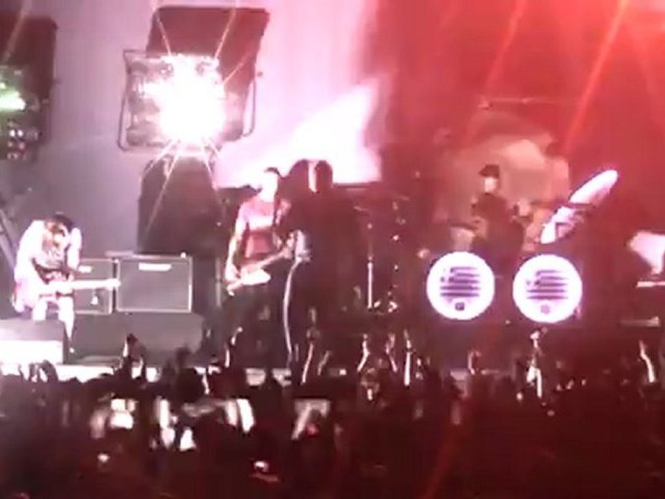 Morrissey - How Soon Is Now (Smiths cover) @ Athens - 16/07/12