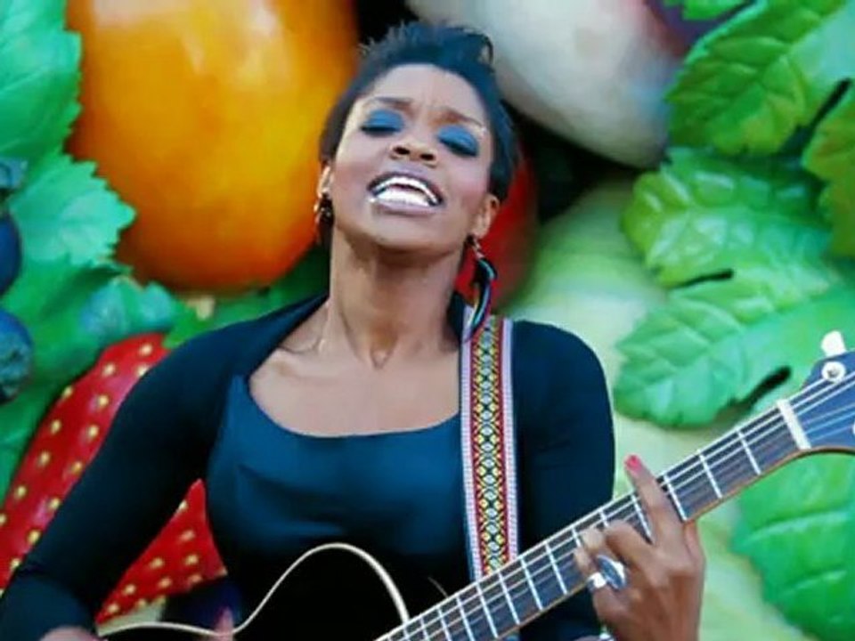 Betty Seymour, clip officiel "La fille des magazines"